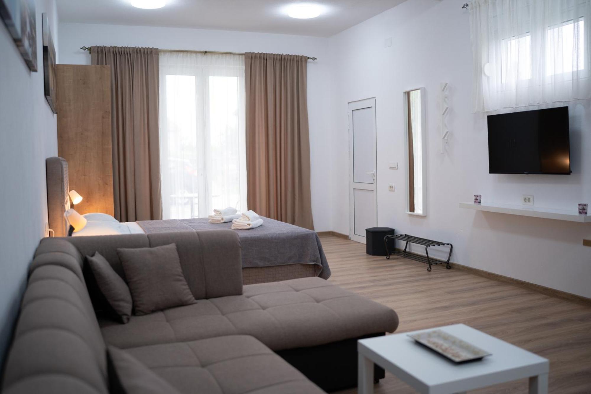 Dane Apartment Airport Podgorica Mitrovici  Exteriér fotografie